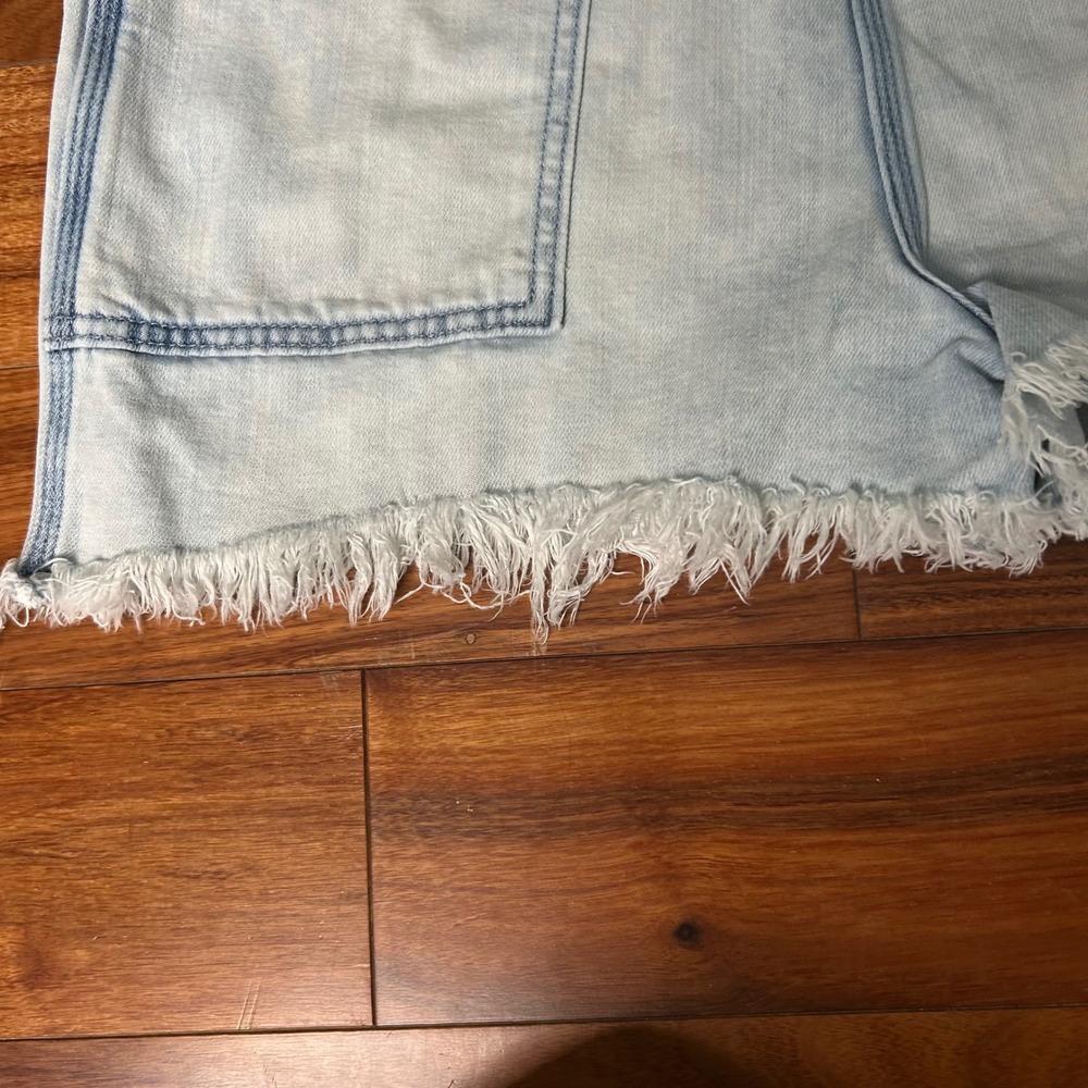 Aerie Light Wash Denim relaxed Shortalls Frayed Hem Adjustable Straps M - Picture 3 of 9